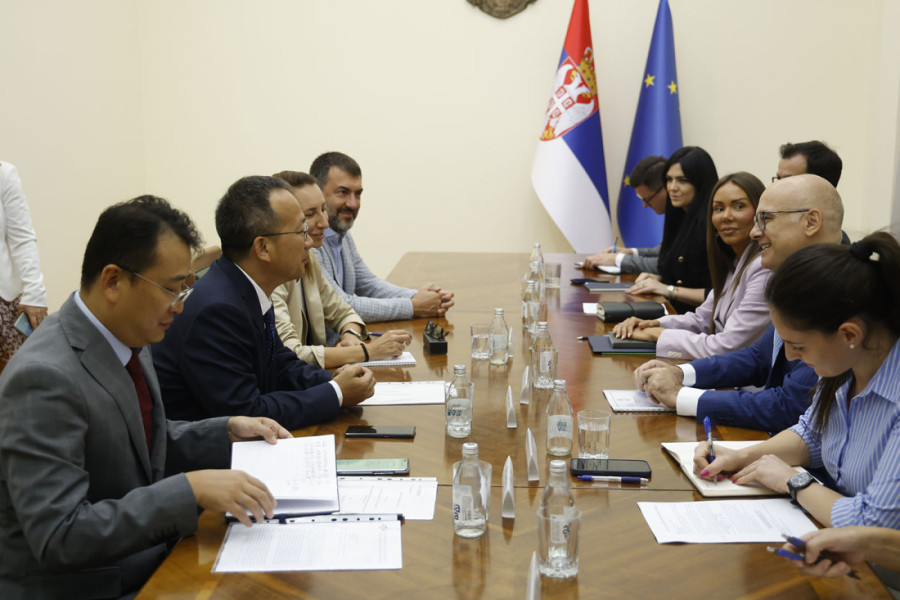Premijer Vučević sastao se sa kineskim investitorom: Zadovoljstvo nam je što naša kompanija učestvuje u najvećem razvoju Srbije (FOTO)