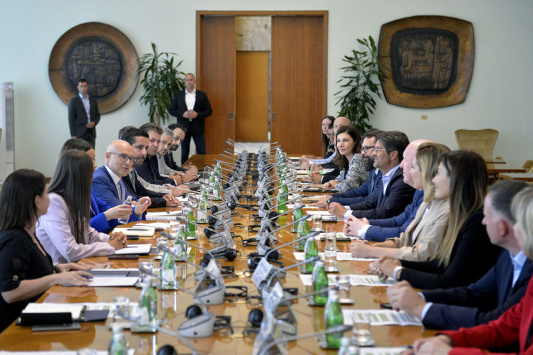 Vučević održao sastanak posvećen stabilizaciji cena (FOTO)
