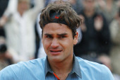 Federer u suzama: Preminuo trener koji je najzaslužniji za Rodžerovu karijeru!