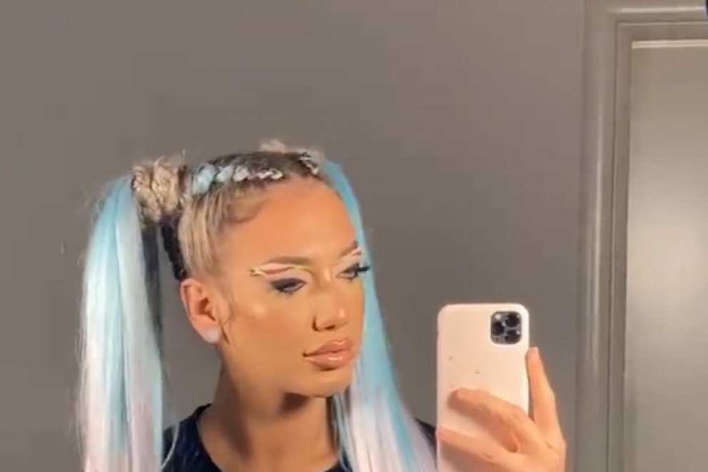 Hrvatska influenserka divljala pijana, policija je privela, a ona objavila snimak hapšenja: Jedva su je obuzdali!