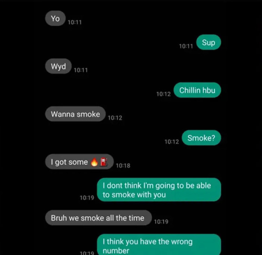 Umesto drugu, momak je policajcu poslao poruku da dođe da puše travu zajedno: Odgovor je postao viralan