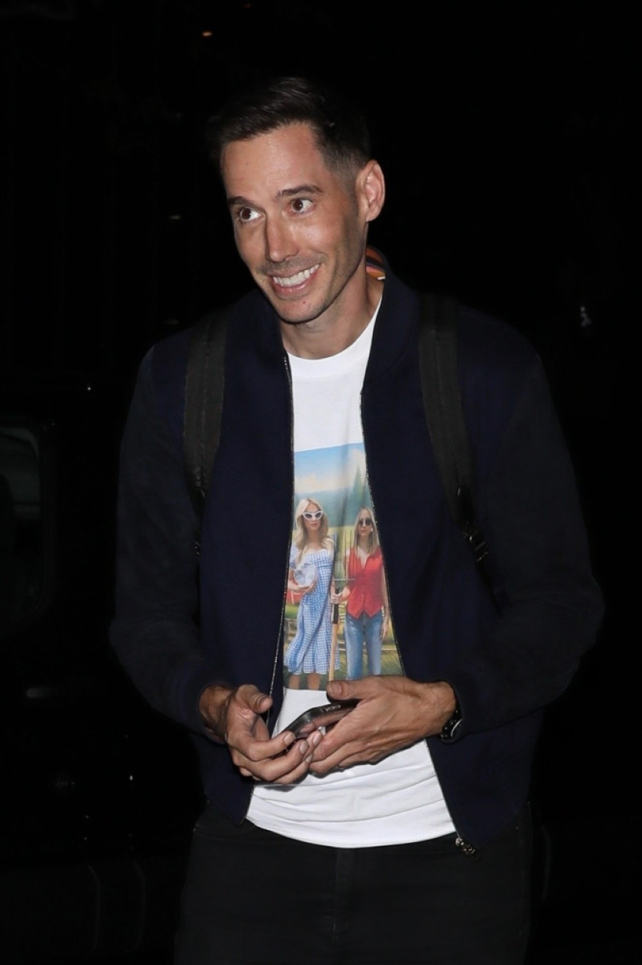 Vraćamo se u 2.000. godinu: Paris Hilton i Nikol Riči u crnim haljinama i frizurama za oživljavanje "Jednostavnog života"