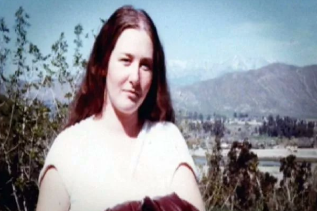 Stravična ispovest: Devojku godinama držali u sanduku i silovali nakon što su je oteli dok je stopirala