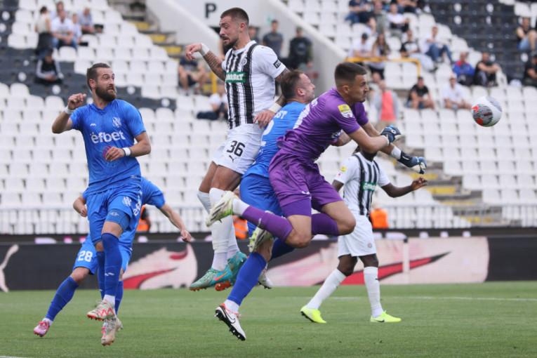 Ovo je hit! Partizan poslao defanzivca na pozajmicu, a Španci ga dočekali na srpskom (FOTO)