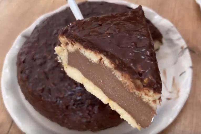 Recept dana: Voćni kolač na čaše, slatki klasik iz bakinog kuvara koji uvek uspeva, idealan za početnike