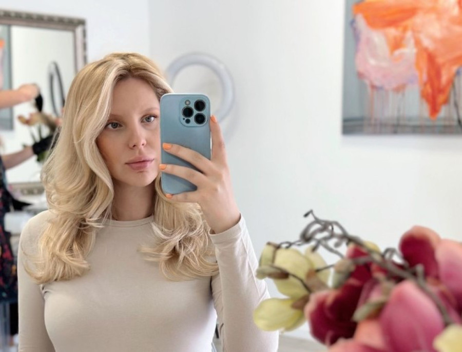 Cobeliks objavila sliku s naslednicom: Novopečena mama pokazala kako uživa, a evo kako izgleda samo mesec dana nakon porođaja