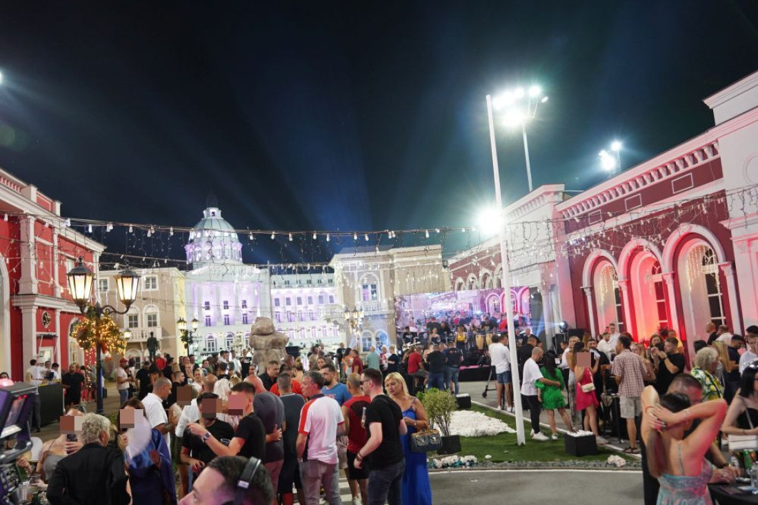 Slavlje u domu Lune Đogani! Evo koji je povod (FOTO)