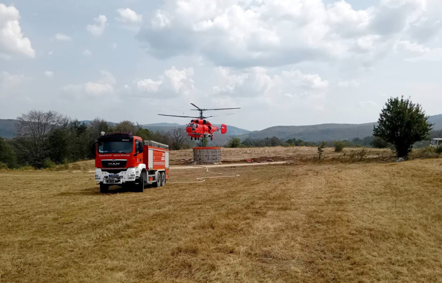 Požari bukte širom Srbije: Više od 100 intervencija za samo 24 sata, na ovim lokalitetima je najkritičnije (FOTO)