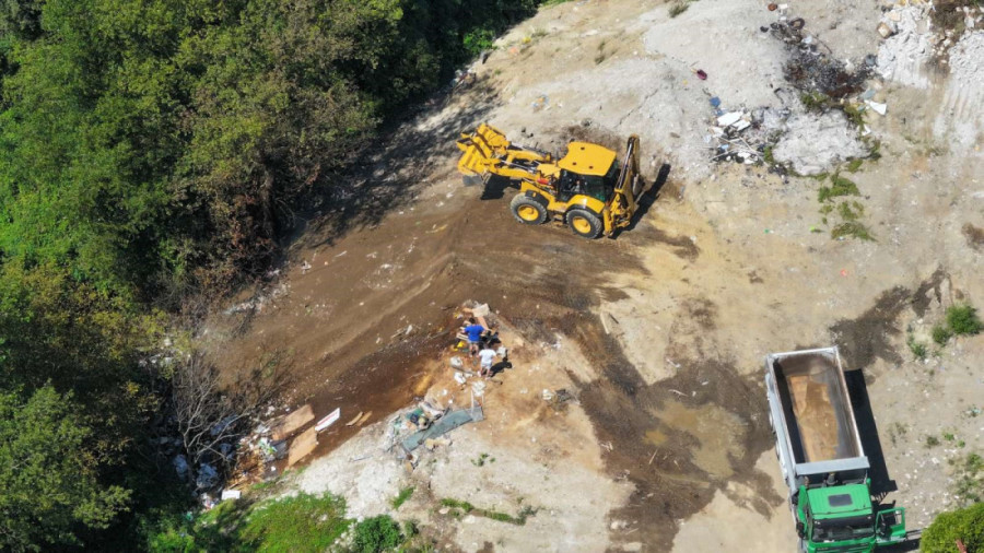 Drama u Prijepolju: Izbio požar na deponiji, proglašena vanredna situacija na delu teritorije opštine, a ovo je uzrok (FOTO)