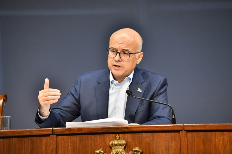 Vučević sa sindikatima prosvetara: Iznet predlog da od 1. januara 2025. budu procentualno dvocifrena povećanja plata