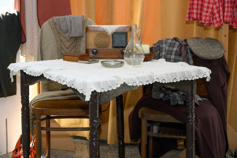 Sećanje na Prleta i Tihog: Izložba originalnih kostima i rekvizita iz kultne serije "Otpisani" (FOTO)