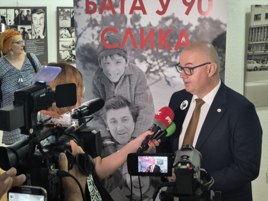 U okviru Filmskih susreta u Galeriji NKC otvorena izložba „Bata u 90 slika“