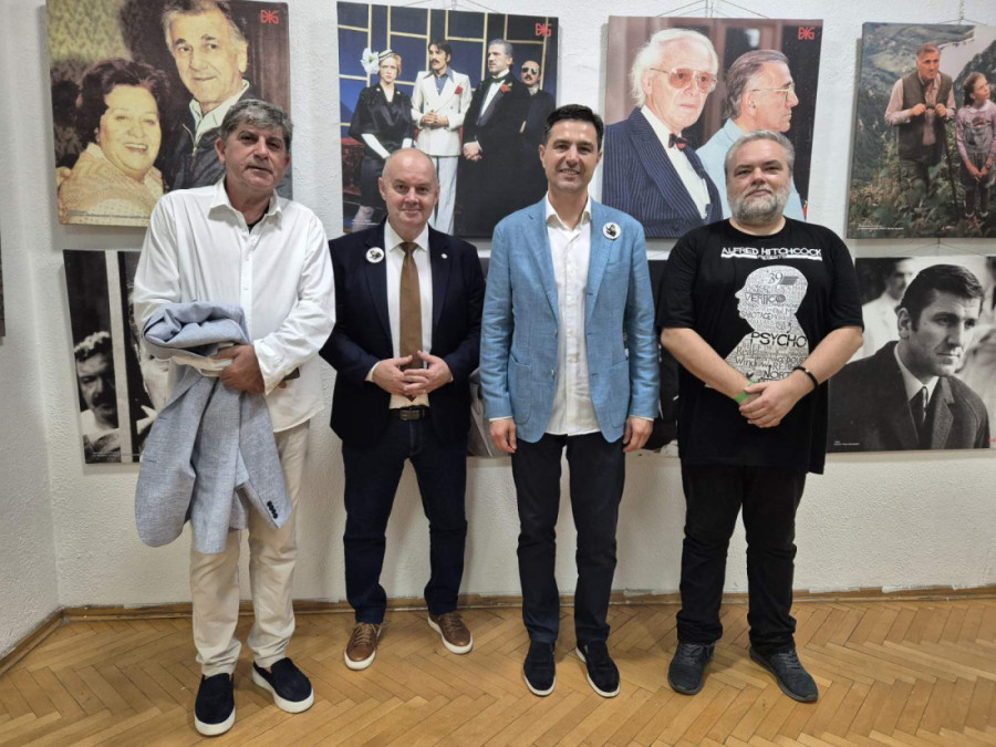 U okviru Filmskih susreta u Galeriji NKC otvorena izložba „Bata u 90 slika“