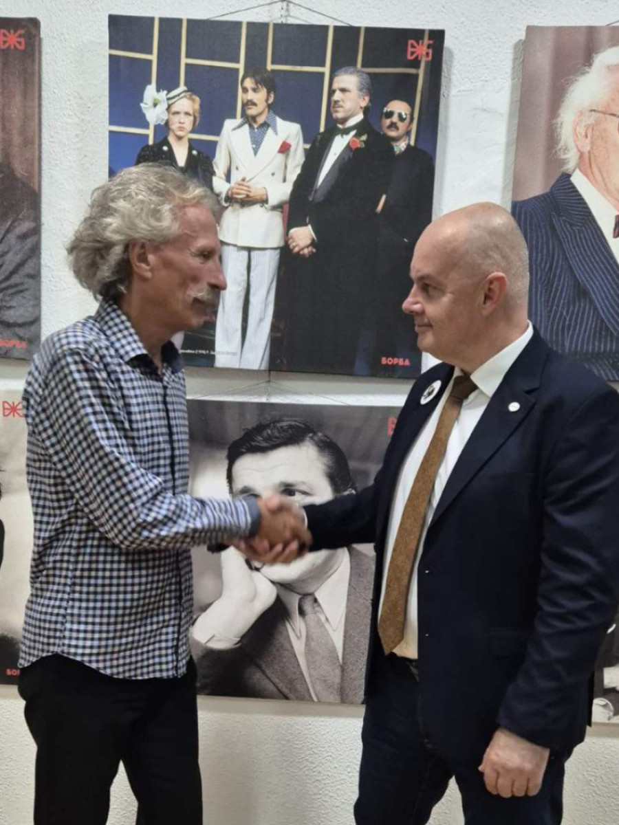 U okviru Filmskih susreta u Galeriji NKC otvorena izložba „Bata u 90 slika“