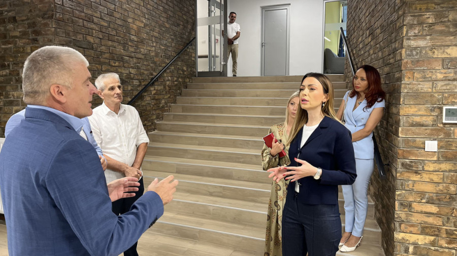 Mesarović u radnoj poseti Priboju: Predsednik Vučić i Vlada okrenuti su isključivo ka građanima, zato stalno razgovaramo sa njima!