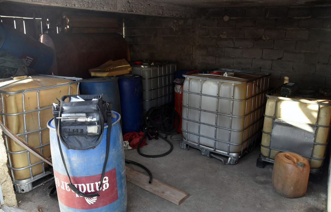 Akcija policije u Smederevu! Otkrili dve tajne lokacije sa 4.400 litara nelegalnog dizela, raspisana potraga za osumnjičenim (FOTO)