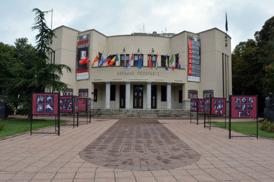 Nikola Selaković otvorio festival "Teatar na raskršću": Novi sjaj niškog Narodnog pozorišta