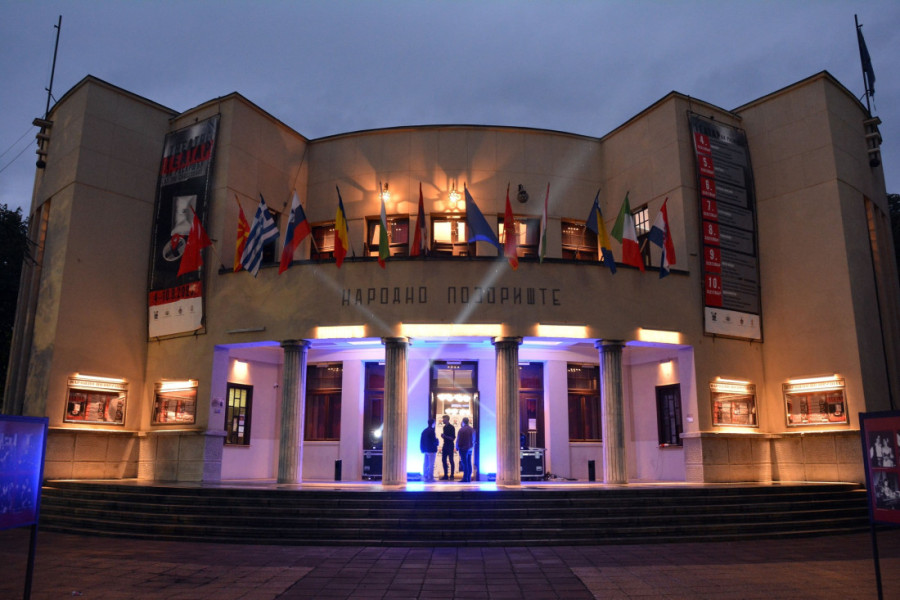 Nikola Selaković otvorio festival "Teatar na raskršću": Novi sjaj niškog Narodnog pozorišta