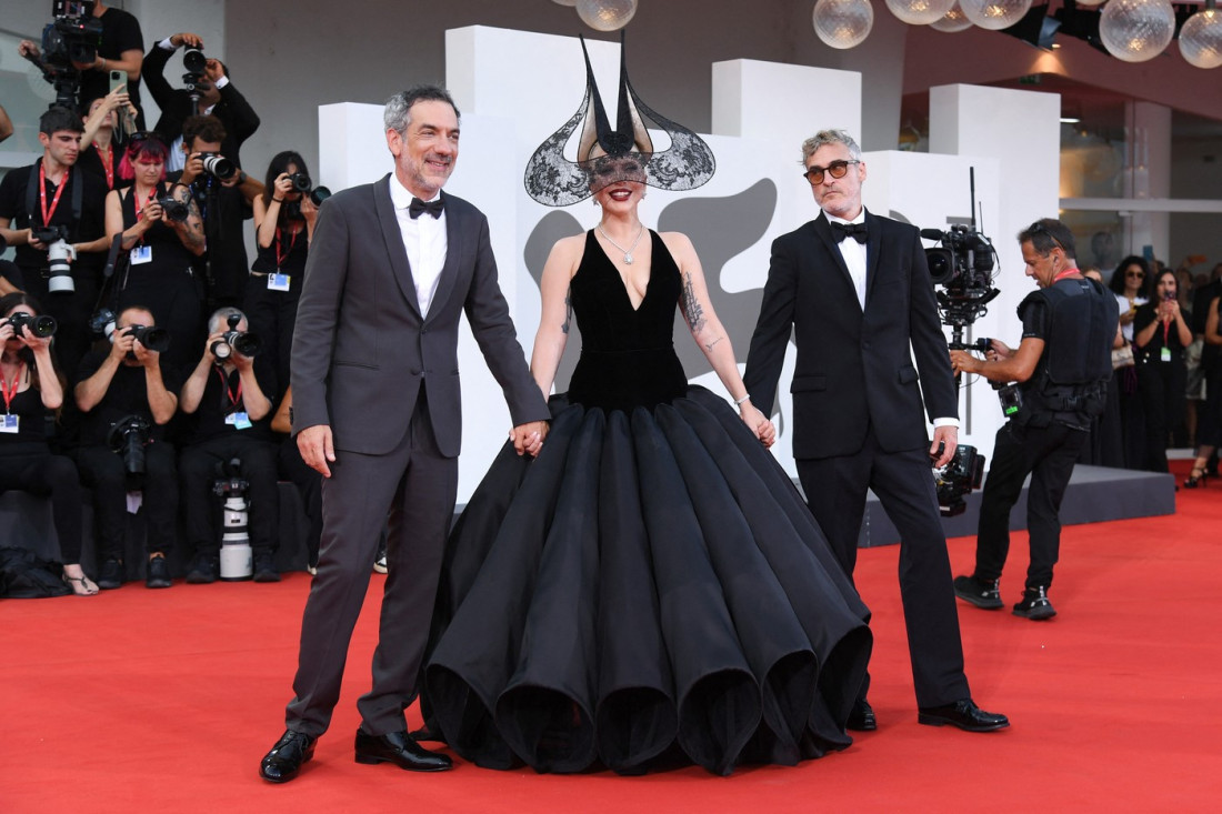 Hoakin Finiks prvi put o šokantnoj odluci da napusti gej film pet dana pre početka snimanja: Džentlmen ili diplomata?