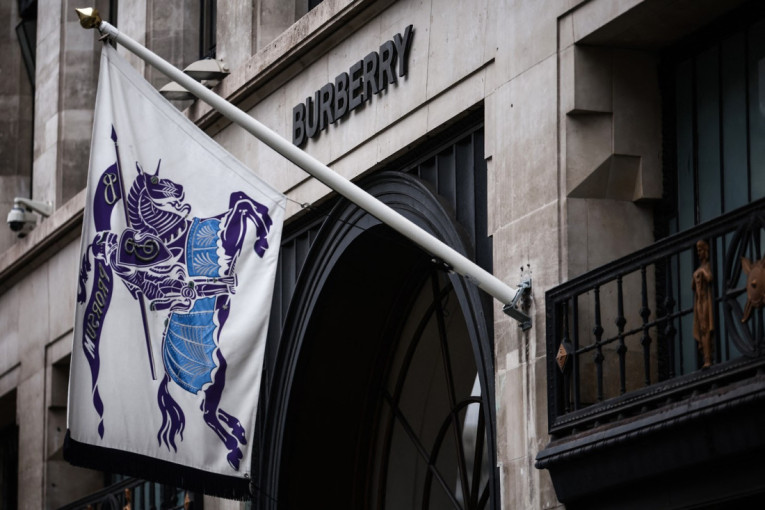 Burberry planira povratak na vrh: Nova strategija podiže akcije za više od 18%