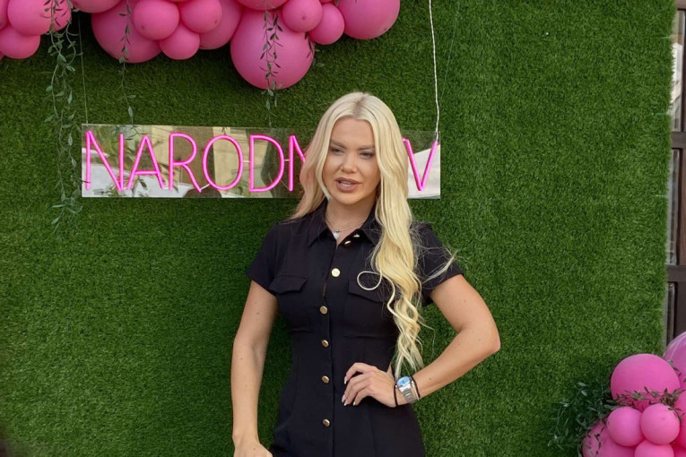 Riba wc šolju! Poznata voditeljka šokirala objavom: Snimak kruži mrežama!