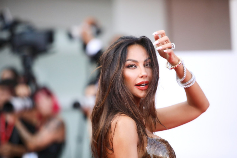 Nova Sofija Loren sa impresivnim spiskom holivudskih ljubavnika ponovo raspametila na crvenom tepihu Mostre