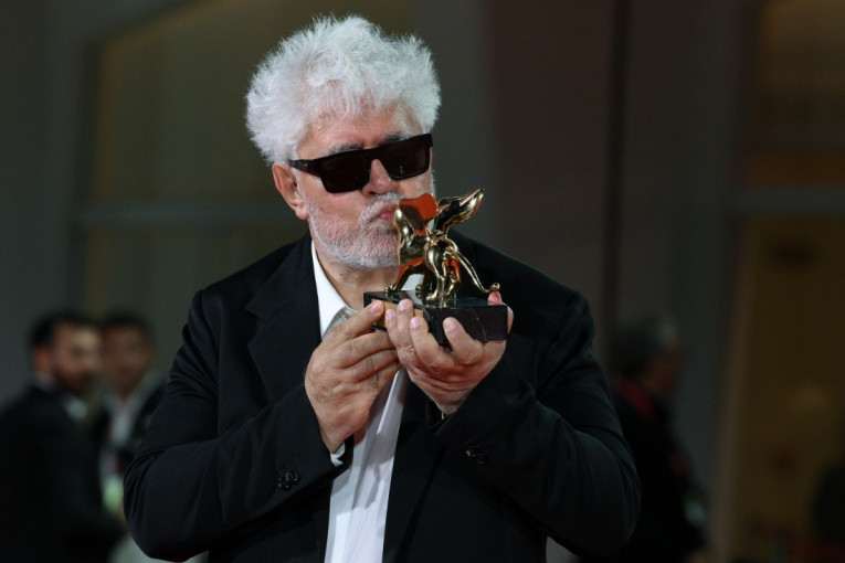 Preko 300 španskih umetnika pozvalo Sančeza da hitno obustavi prodaju oružja Izraelu: Među njima i glumica iz popularne Netfliksove serije