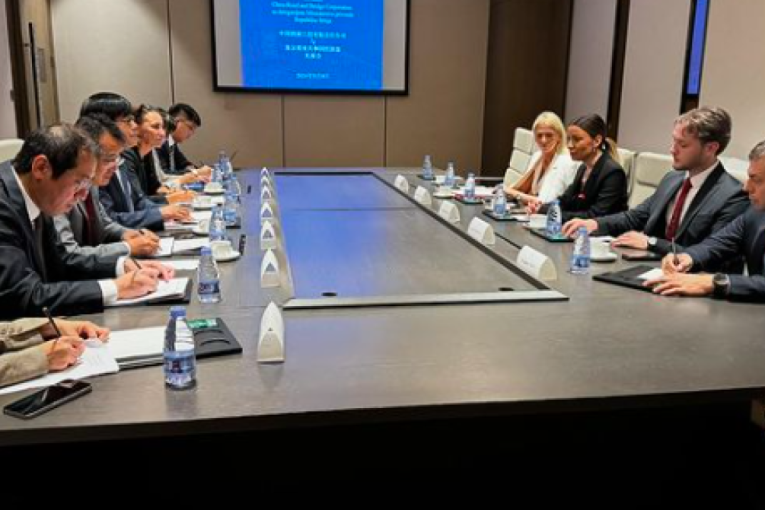 Ministarka Mesarović sastala se sa delegacijom kompanije "China Road and Bridge Corporation"  (FOTO)