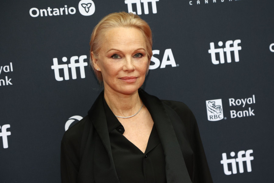 Suze Džejmi Li Kertis i Pamele Anderson na svetskoj premijeri filma "The Last Showgirl": Uloga života potcenjene glumice (FOTO/VIDEO)