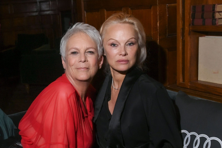 Suze Džejmi Li Kertis i Pamele Anderson na svetskoj premijeri filma "The Last Showgirl": Uloga života potcenjene glumice (FOTO/VIDEO)