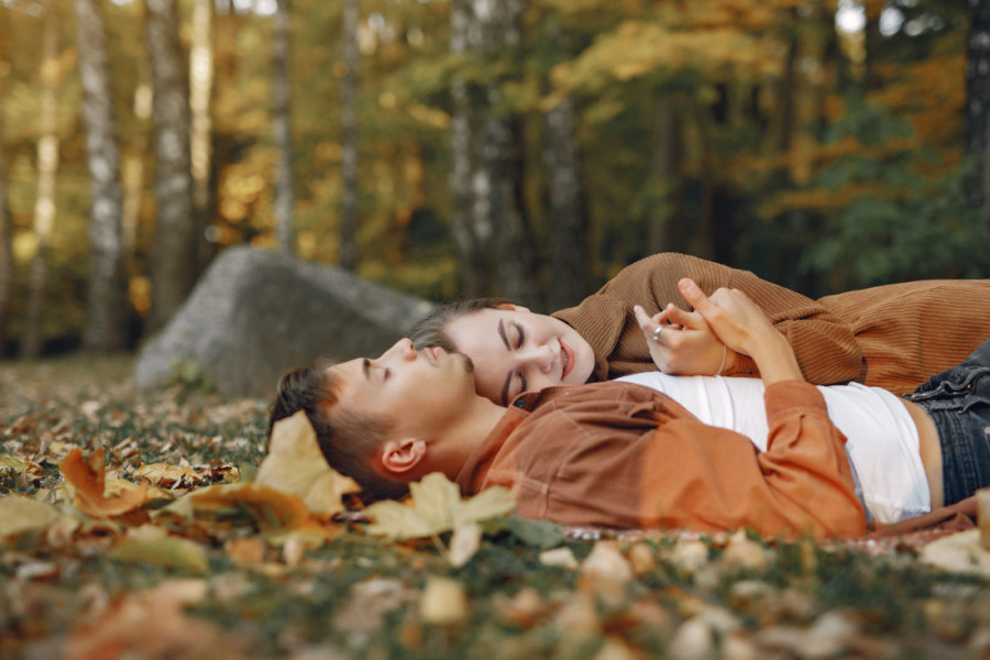 Ljubavni horoskop od 21. do 27. oktobra: Devicu će zateći nesuglasice sa partnerom, dok će Rak raditi na jačanju svoje emotivne veze