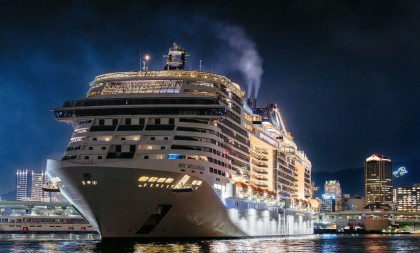 Rat stigao do turističkih ruta: Drama na kruzeru u Emiratima (VIDEO)