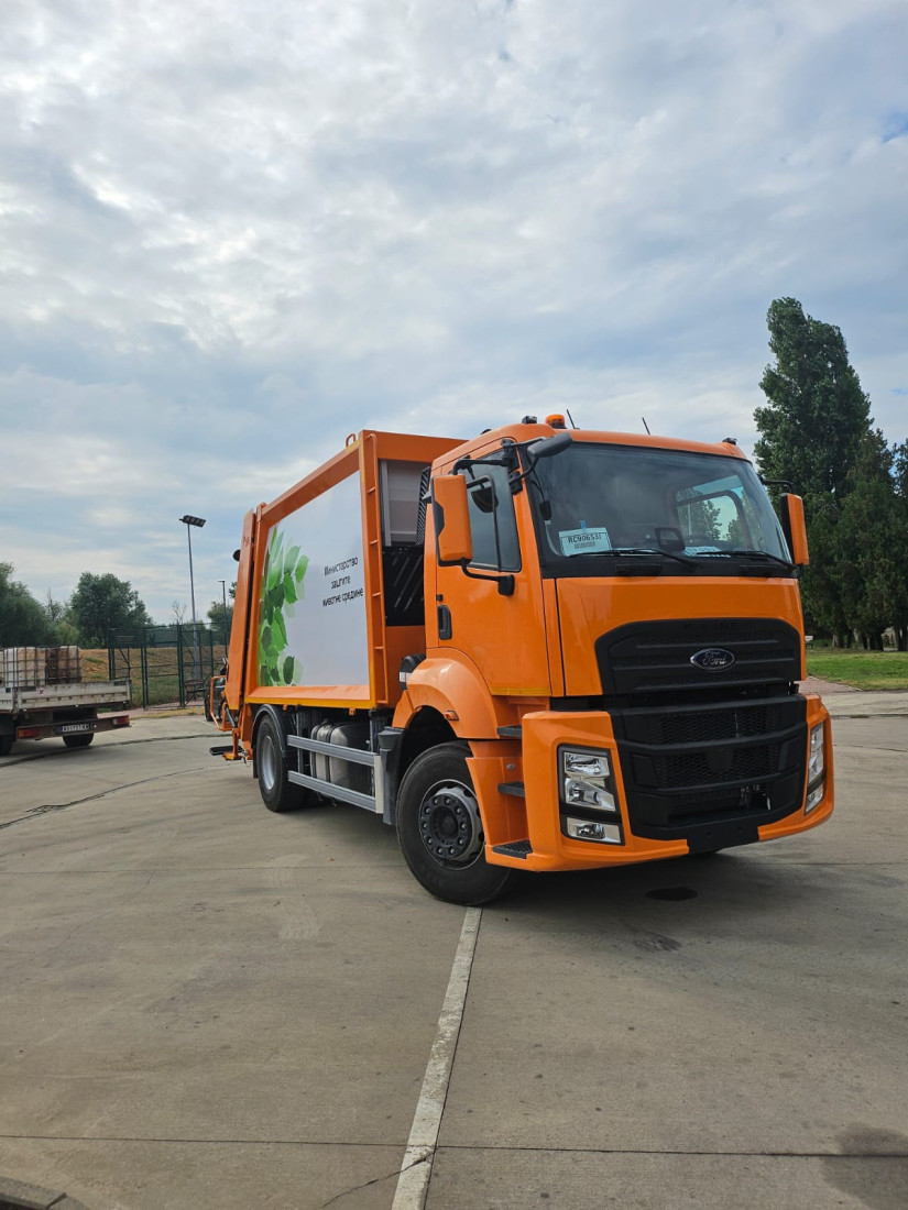 Ministarstvo zaštite životne sredine dodelilo kamion za odnošenje otpada u Titelu