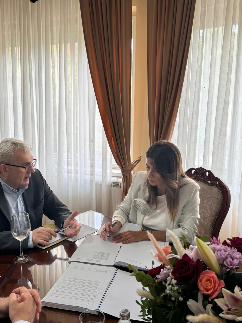 Ministarstvo zaštite životne sredine dodelilo kamion za odnošenje otpada u Titelu