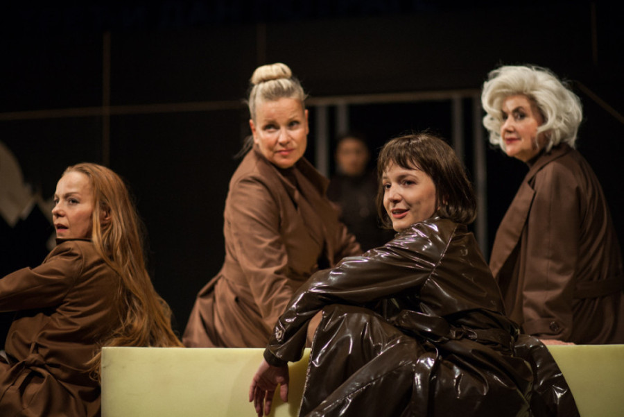 Održana premijera predstave "Niko nije zaboravljen i ničega se ne sećamo" u Ateljeu 212: Šta otkriva istraga o jednom zločinu (FOTO/VIDEO)