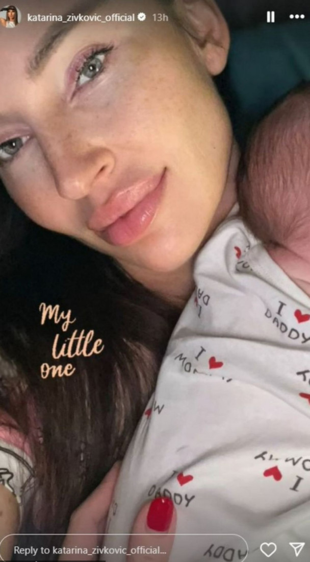 Prelep prizor! Katarina Živković objavila fotografiju sa sinom u naručju: Uživa sa malim Stefanom! (FOTO)