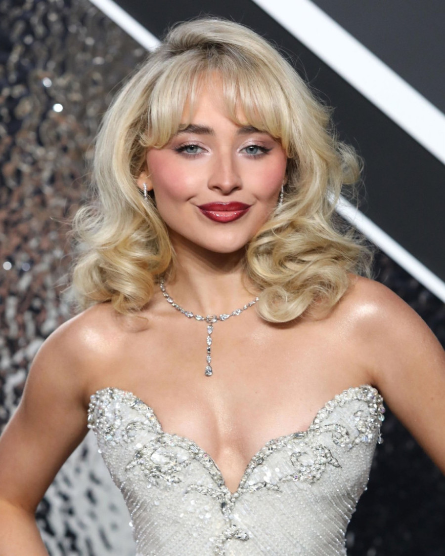 Sabrina Karpenter ponela Madoninu haljinu iz devedesetih: U glamuroznom izdanju spojila pop ikonu i Merilin Monro