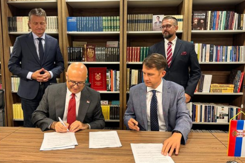 Srpska napredna stranka i Savez vojvođanskih Mađara potpisali koalicioni sporazum! (FOTO)