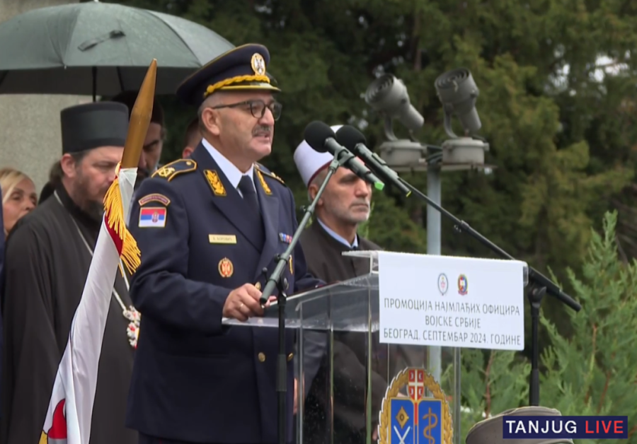 Promocija najmlađih oficira Vojske Srbije! Vučić poručio - vi ste naša snaga i bedem! (FOTO/VIDEO)