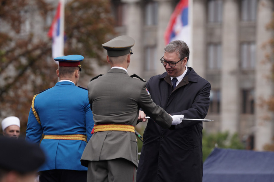 Promocija najmlađih oficira Vojske Srbije! Vučić poručio - vi ste naša snaga i bedem! (FOTO/VIDEO)
