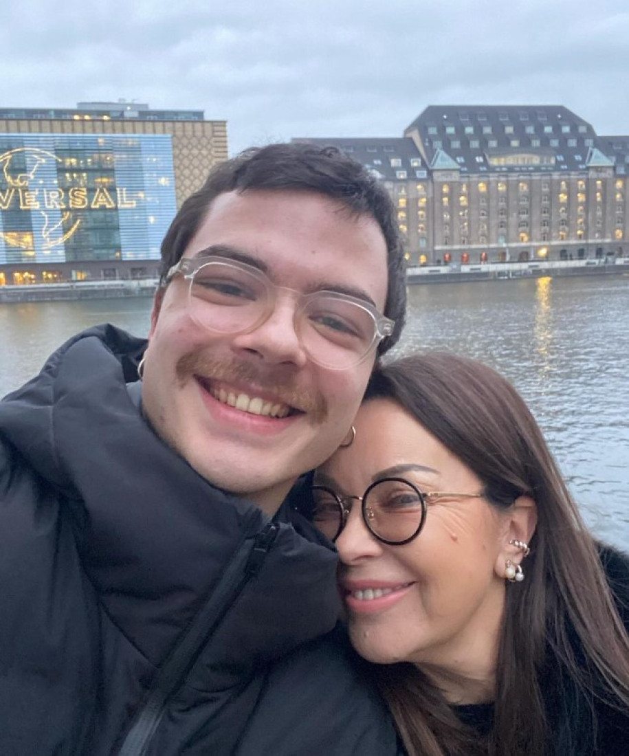 Voditeljka izgleda kao devojka, a proslavlja 60. rođendan: Lavica! (FOTO)