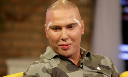 "Borio sam se kako sam znao i umeo" Brendon otvorio dušu o odrastanju: Tada su mi prvi put porasle grudi