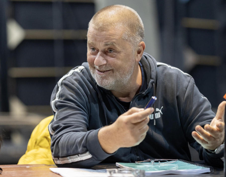 Rukopisi gore, kao i predstave, kao i sve što čovek uradi, i ljubav izgori na lomači: "Majstor i Margarita" u Narodnom pozorištu (FOTO)