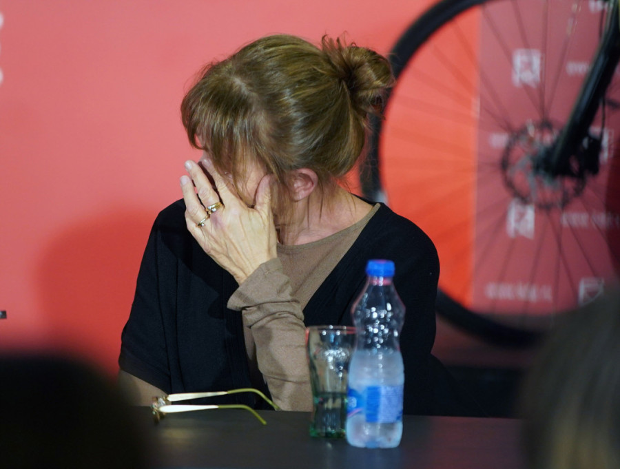 Suze Vesne Trivalić, dirljive reči i emotivna sećanja: Beogradsko dramsko pozorište obeležilo godišnjicu smrti Jagoša Markovića (FOTO)