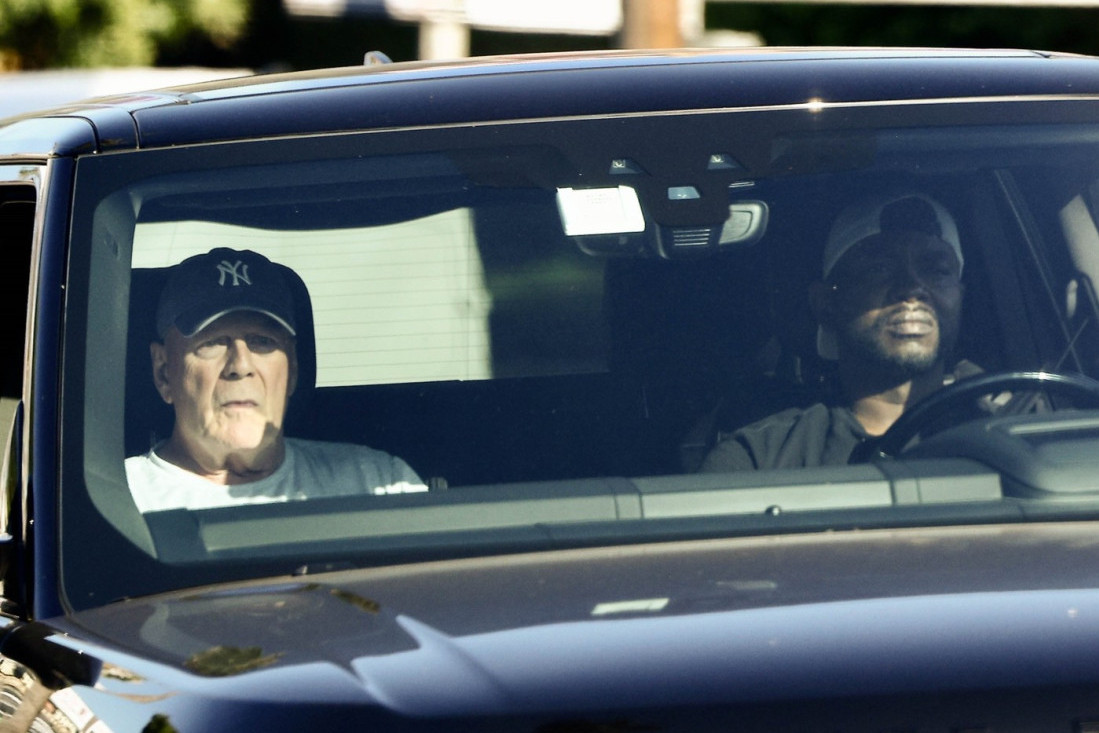 Brus Vilis jedva prepoznaje članove porodice: Zdravstveno stanje glumca sve lošije!