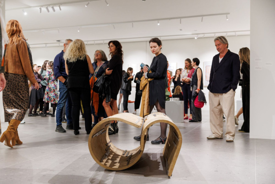 Beograd prvi u svetu: Čuveni britanski umetnik Ričard Dikon otvorio ekskluzivnu izložbu do sada neviđenih radova (FOTO/VIDEO)