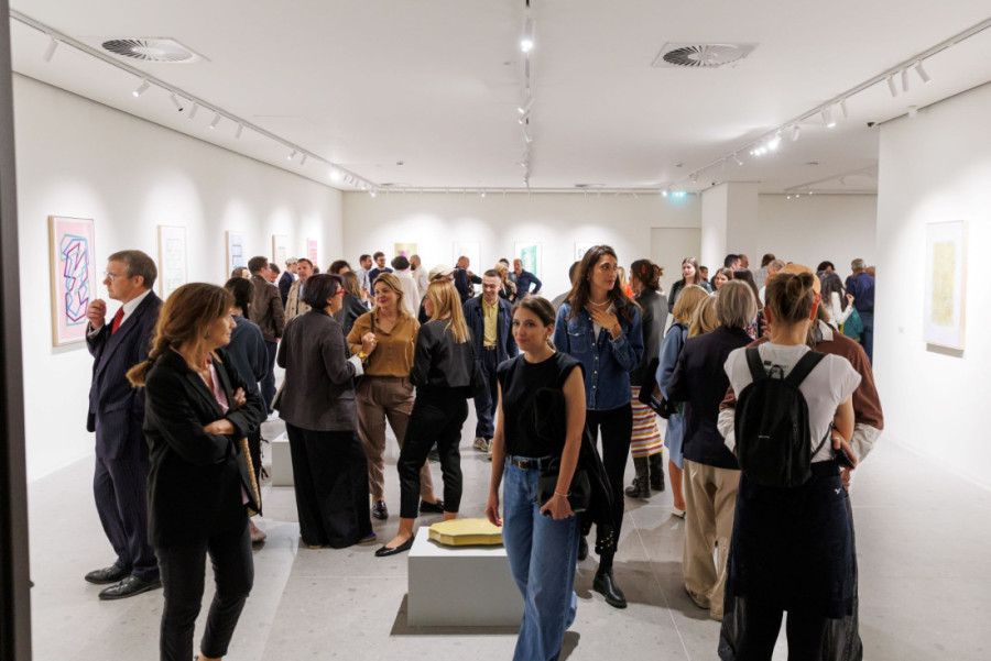 Beograd prvi u svetu: Čuveni britanski umetnik Ričard Dikon otvorio ekskluzivnu izložbu do sada neviđenih radova (FOTO/VIDEO)