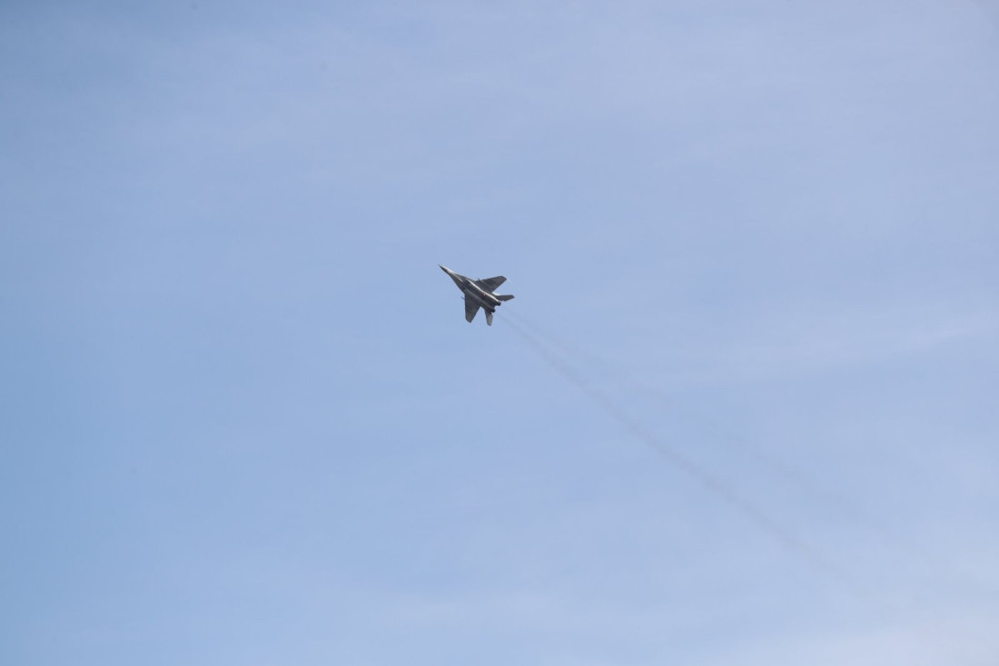 Zagrmelo moćno srpsko naoružanje: Spektakl na nebu iznad Batajnice, naše kamikaze zaintrigirale građane (FOTO/VIDEO)