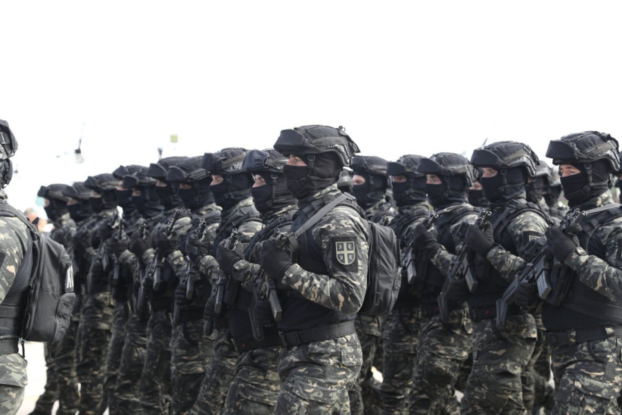 Vučić najavljuje revoluciju u naoružanju – oružje jače od Hajmarsa stiže u Srbiju! "Proizveli smo prvih 1.000 komaraca" (FOTO)