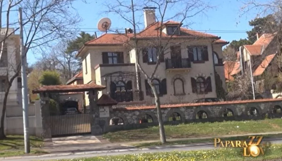 Vera Matović se ne odvaja od supruga koji je moćnik sa estrade: Sa njim živi u vili od 4 miliona evra! (FOTO)